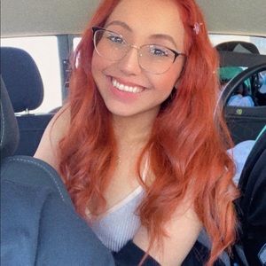 Meet your Posher, Stacy